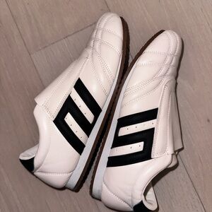 Retro-Inspired Comfortable Trendy Slip-On Women's Casual Sneakers in white